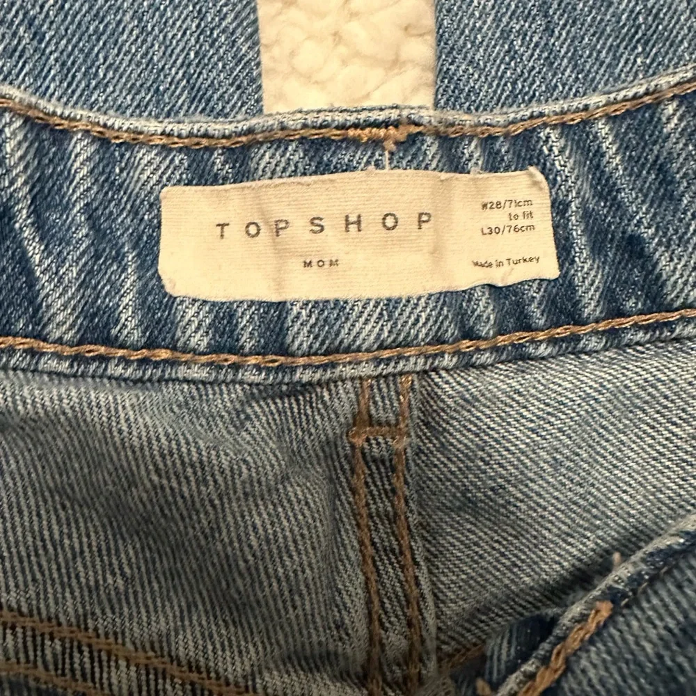 Topshop Mom Jeans Women’s 28 High Rise Distressed Medium Wash Denim